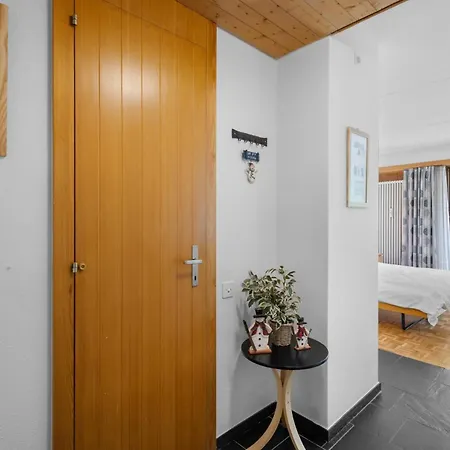 Emeraudes 403 Pres De La Telecabine A