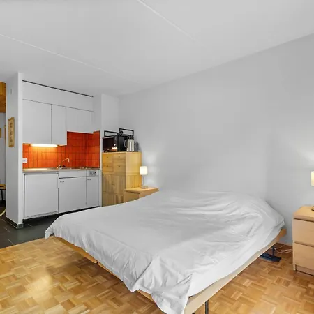 Emeraudes 403 Pres De La Telecabine A *