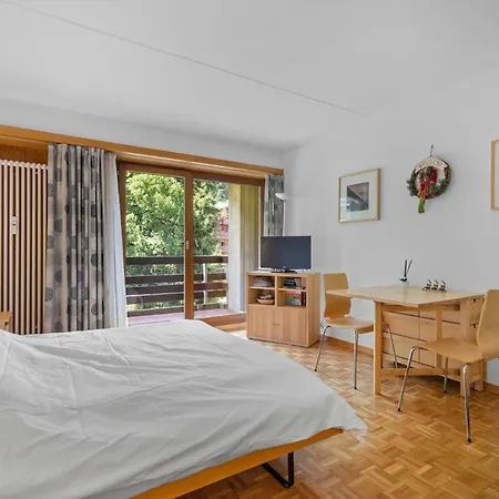 Emeraudes 403 Pres De La Telecabine A *