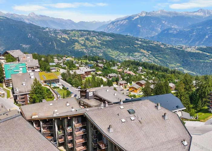 Emeraudes 403 Pres De La Telecabine A 安塞热